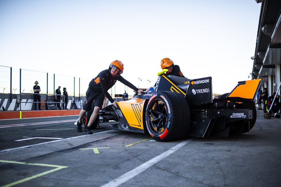 Fire in pit lane interrupts Formula E Pre-Season Testing